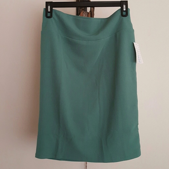 LuLaRoe Dresses & Skirts - 💚Beautiful SOLID Cassie💚